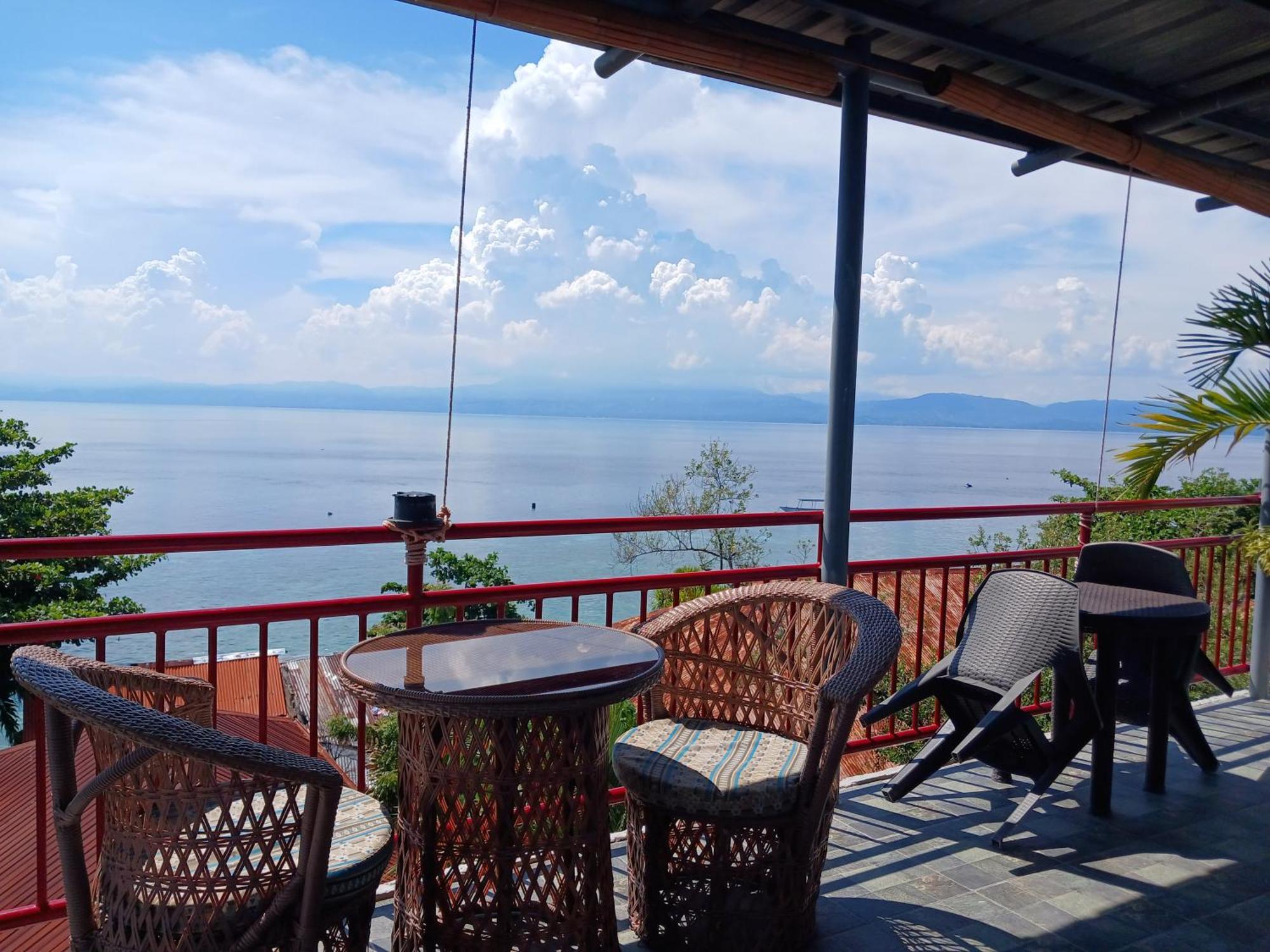 Strandhaus Condotel Moalboal Exterior photo