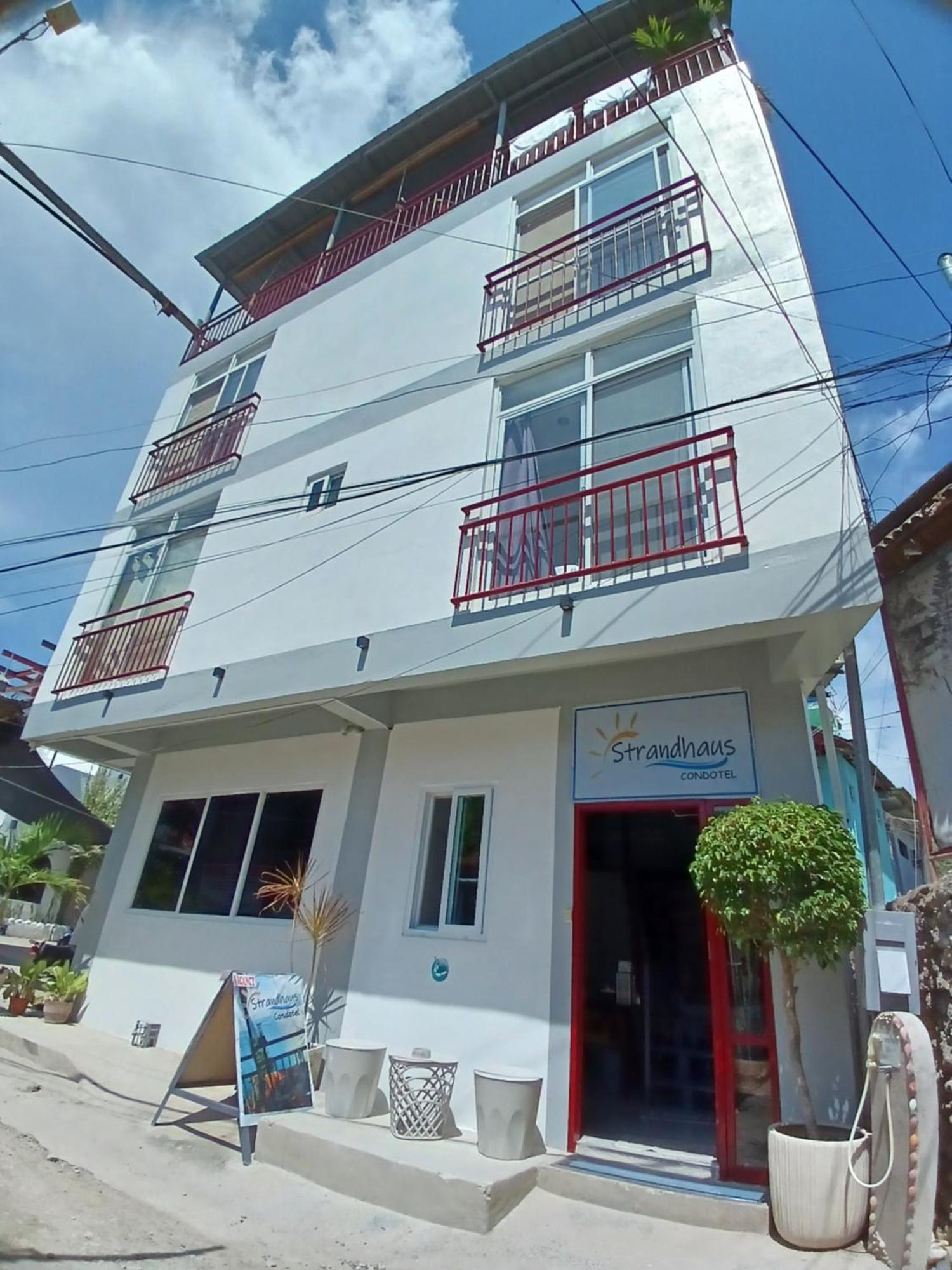 Strandhaus Condotel Moalboal Exterior photo